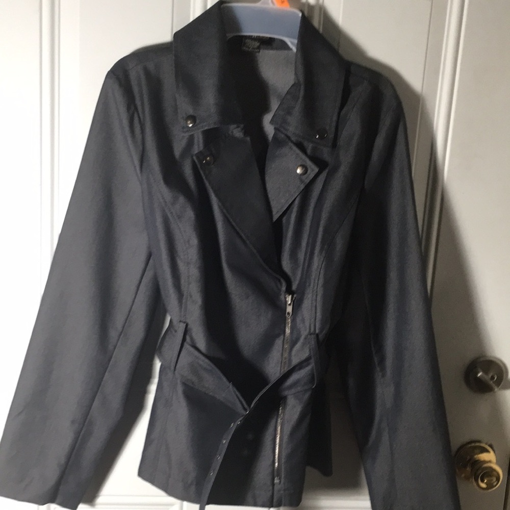Robert Louis woman’s blue long sleeved jacket center zipper and belt size Large